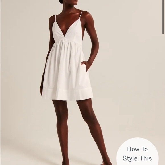 Abercrombie & Fitch Dresses & Skirts - Abercrombie V Neck BabyDoll Mini Dress